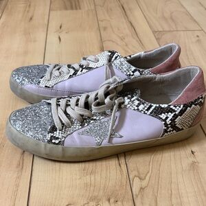 Stylish Women's Sneakers with Glitter and Snake Print